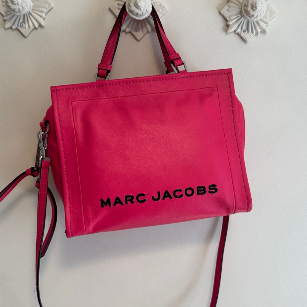 Vibrant Pink leather Marc Jacobs bag